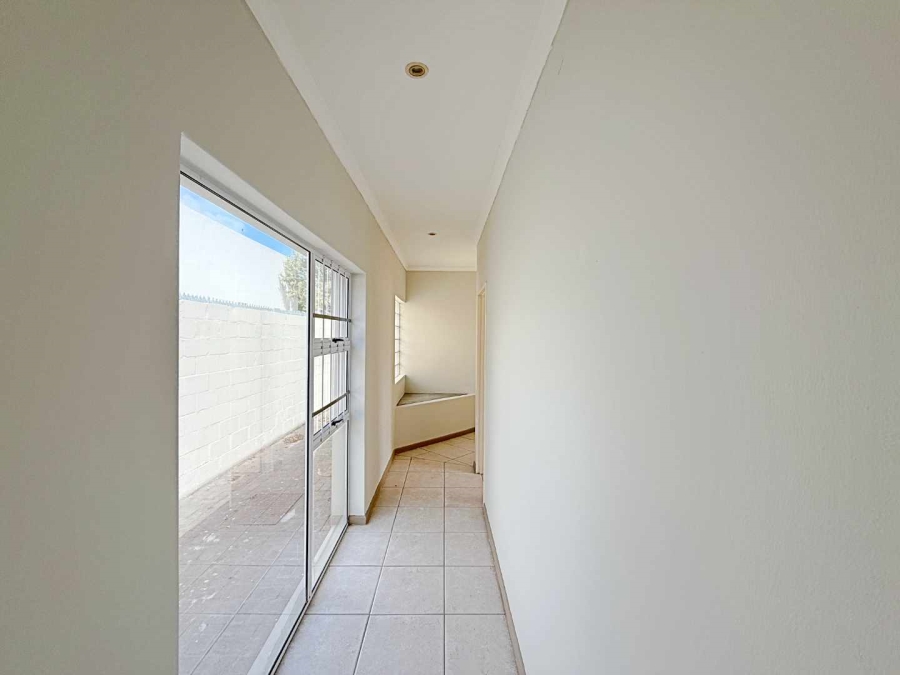 4 Bedroom Property for Sale in Middedorp Western Cape